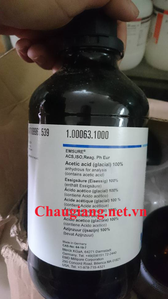 Acetic acid (glacial) 100%